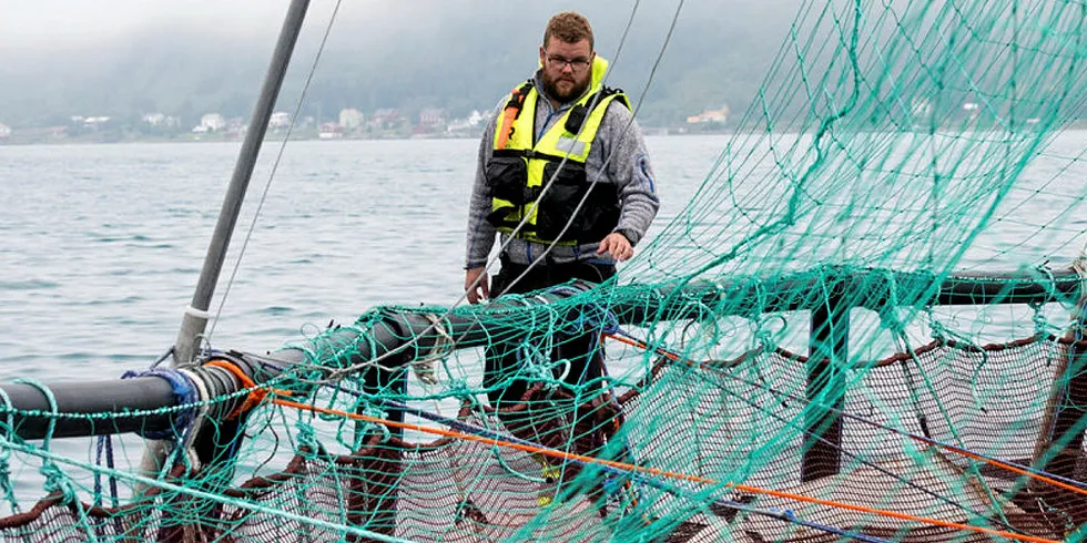 Fiskeridirektoratet mener mange av elementene i konseptet til Wilsgård Fiskeoppdrett er basert på kjent teknologi. Her fra et av anleggene i Bergsfjorden på Senja