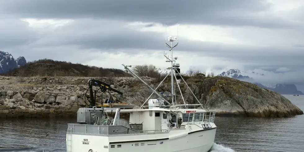 «Skye» fotografert i innseilinga til Kabelvåg. Foto: Jon Eirik Olsen