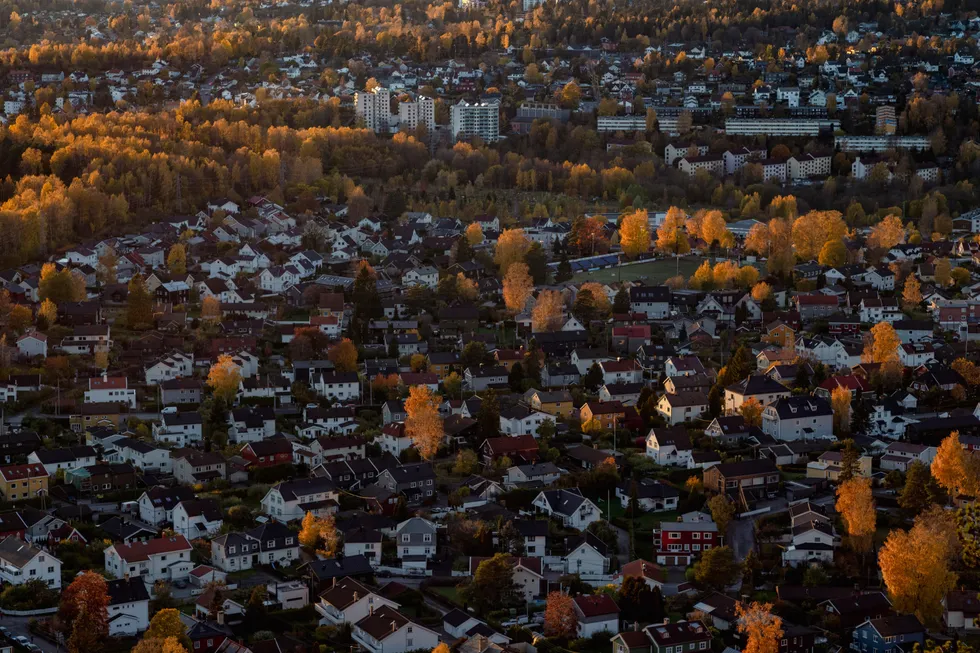 Videreføres forskriften vil det føre til en svekkelse i boligetterspørselen og ramme boligbyggingen hardt. Bilde: Solnedgang over Grefsen-platået i Oslo