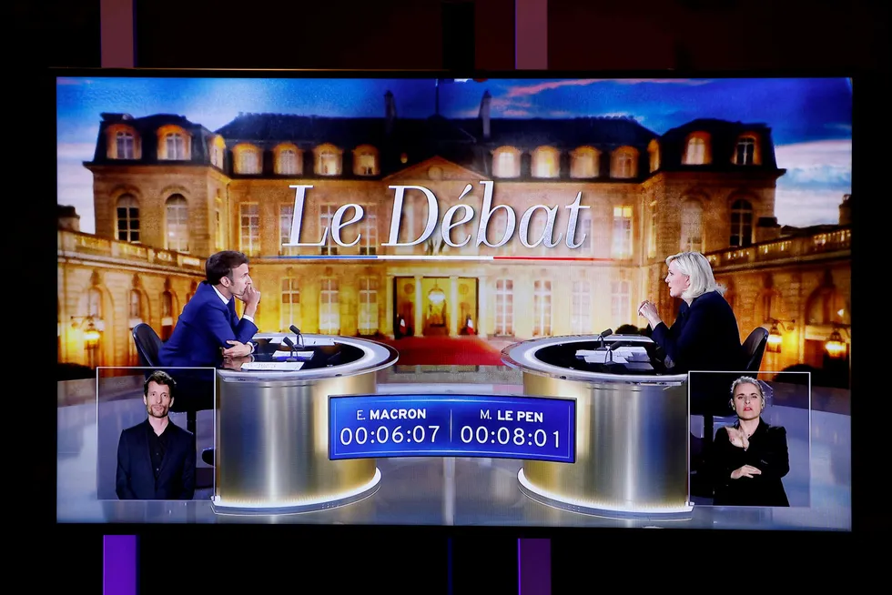 Ingen knockout, men tv-seerne mente president Emmanuel Macron kom best ut av tv-debatten med Marine Le Pen onsdag.