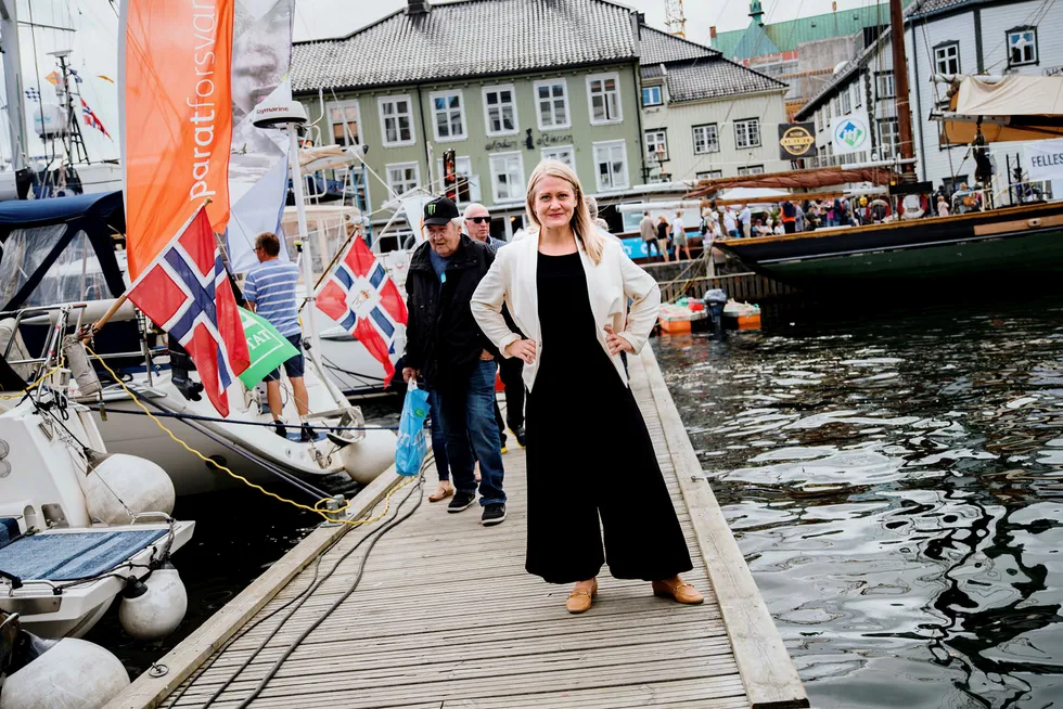 – Det er det laveste vi har registrert siden vi startet denne undersøkelsen i 2012, sier leder Astrid Bergmål i Virke Reiseliv om nordmenns planer for bruk av penger i ferien. Her er hun under et tidligere besøk i Arendal.