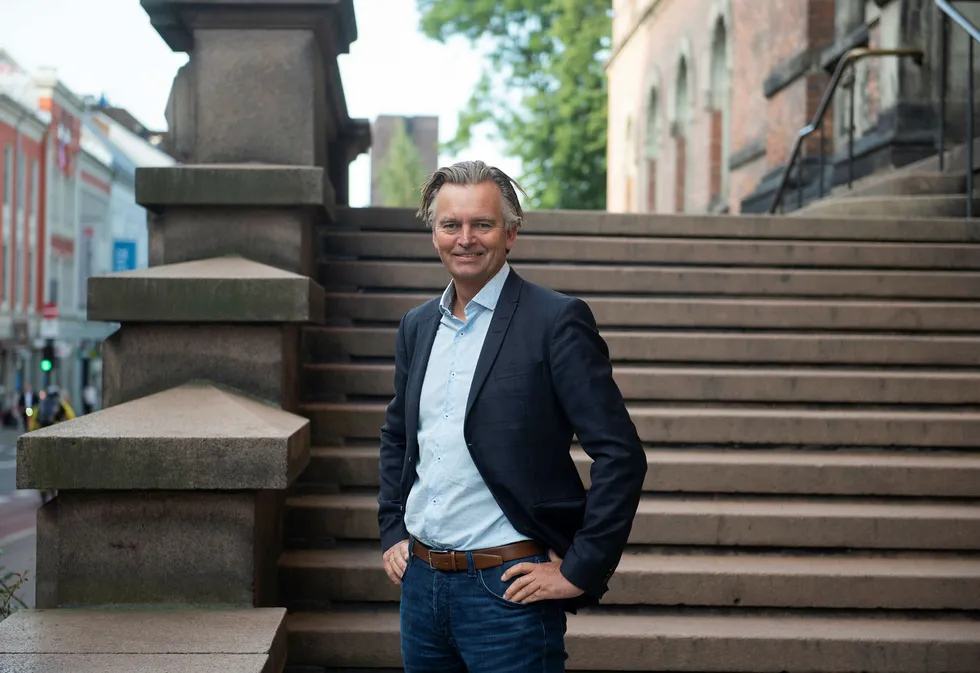 Magnar Øyhovden, administrerende direktør i SBanken, har satt i gang prispress i fondsbransjen.