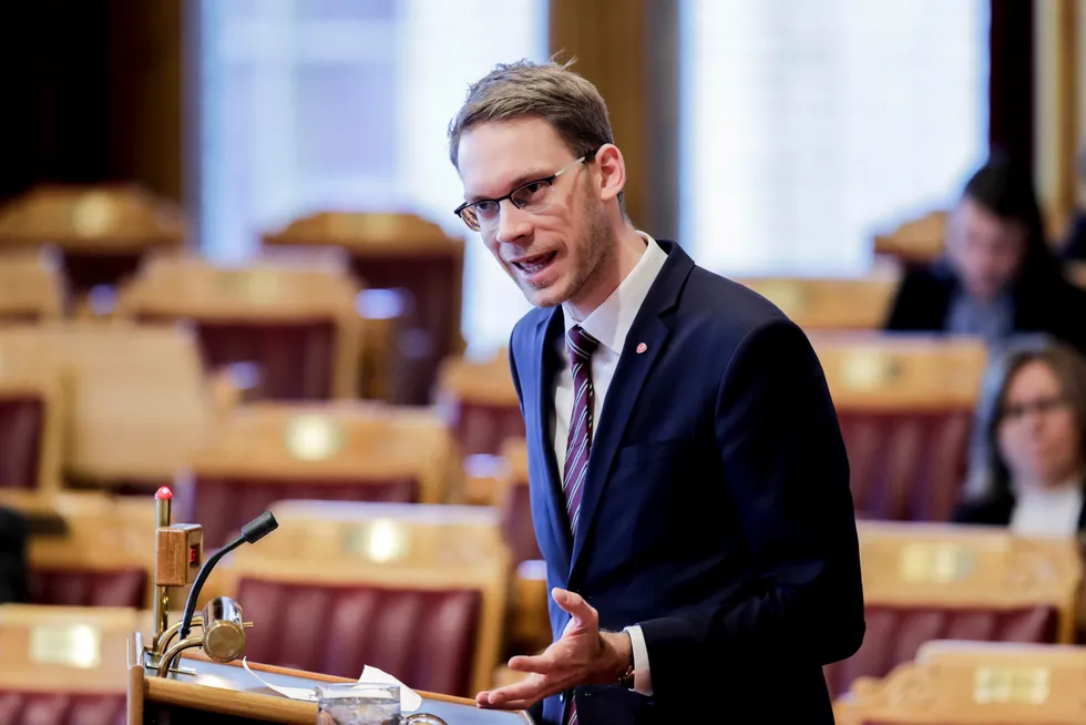Aps finanspolitiske talsperson Eigil Knutsen går ut mot oljeselskapet Lundin.