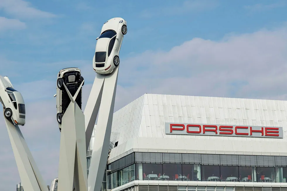 Påtalemyndigheten gjennomførte tirsdag razzia blant annet her i Porsches hovedkvarter i Stuttgart.