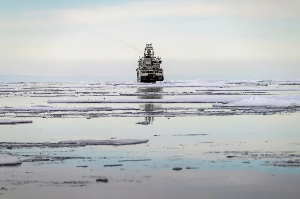 En fiskebåt som bunkrer i Tromsø, vil ha insentiv til først å seile direkte til utenlandsk havn eller til Svalbard (som er likestilt med utenlandsk havn) for å unngå avgift, før den deretter kan reise tilbake mot fastlandet og fiske.