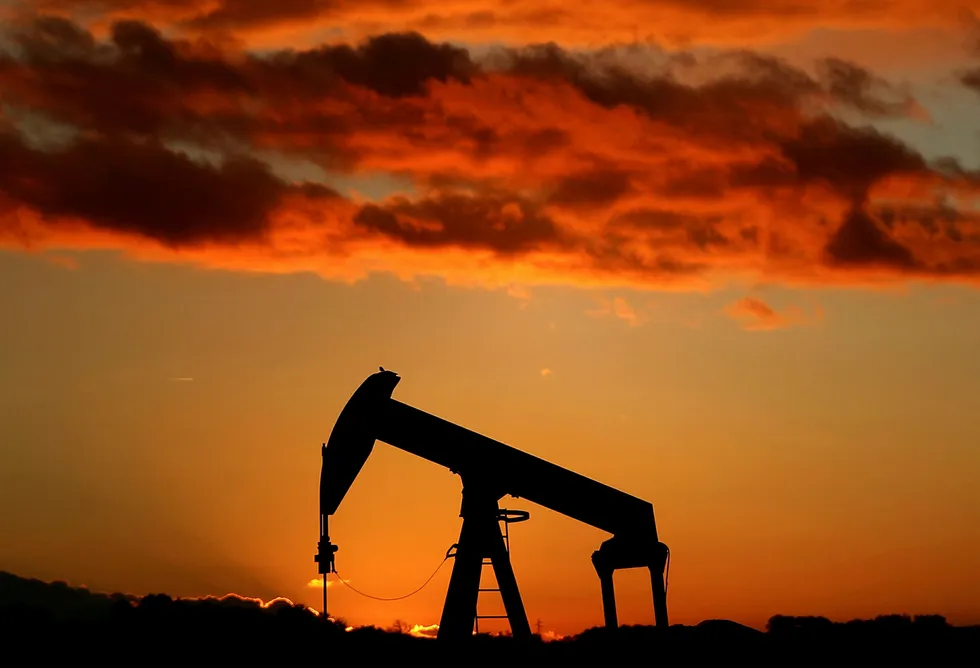 Oljeprisen har steget 22 prosent hittil i år.