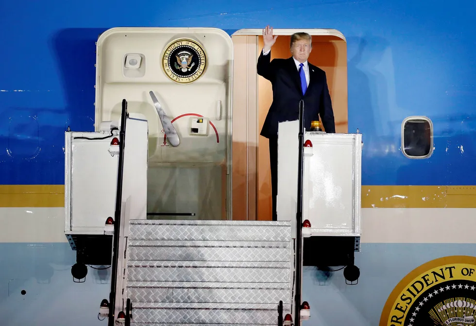 USAs president Donald Trump ankom Paya Lebar Air Base i Singapore tidlig søndag ettermiddag. Foto: KIM KYUNG-HOON/Reuters/NTB scanpix