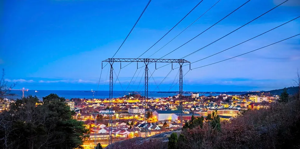 Minuspris-trenden i Oslo og Bergen fortsetter - får Europas billigste strøm