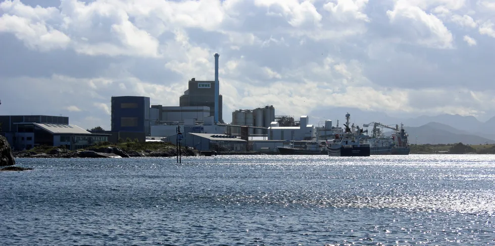 Ewos / Cargill sin fôrfabrikk i Florø.