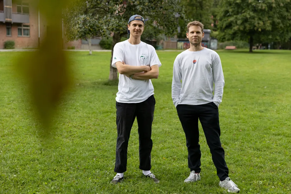 Gründerne i Dune Analytics Fredrik Haga og Mats Olsen sluttet i Schibsted for fire år siden. Nå prises gründerselskapet til over 8,8 milliarder kroner.