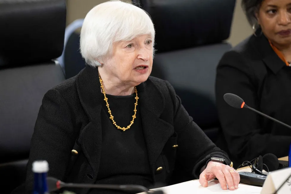 Finansminister og tidligere sentralbanksjef i USA, Janet Yellen, er bekymret for gjeldstaket.