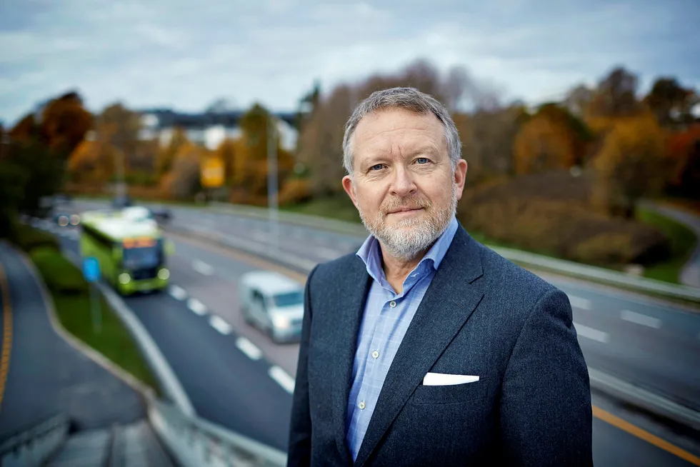 Administrerende direktør i Opplysningskontoret for veitrafikken Øyvind Solberg Thorsen tror synkende elbilsalg er et forbigående fenomen. Foto: Gudim