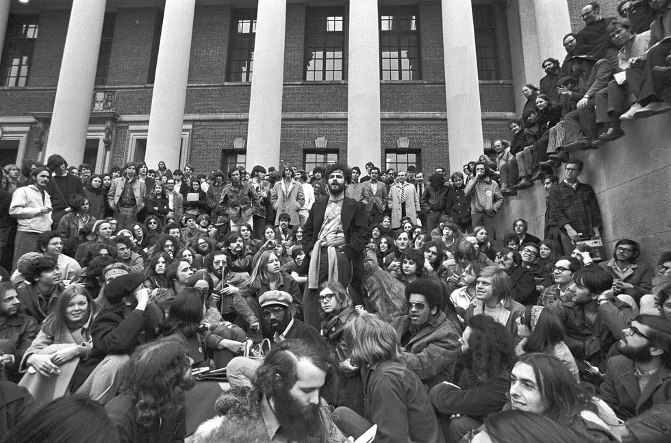 Det er i disse dager 50 år siden 60-tallets studentopprør. Her fra Cambridge, Massachusetts, 1969.