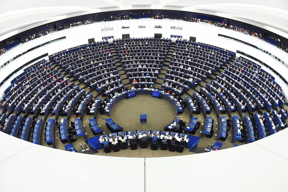 Mens europeere flest er mer tilfreds med unionen enn de har vært på flere tiår, kan EU-motstanden eksplodere i Europaparlamentet. Populistiske og nasjonalistiske partier kan øke oppslutningen fra syv prosent til 22 prosent i valget. Bildet viser parlamentssalen i Europaparlamentet i Strasbourg i Frankrike.