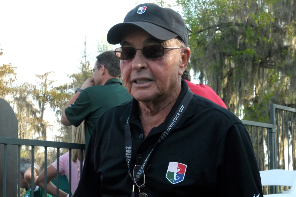 Joe Lewis fotografert under en golfturnering i Windermere i Florida i 2011. Nå er han tiltalt for å ha organisert innsidehandel.