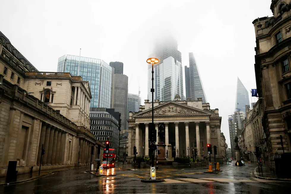 Burde andre byer egentlig prøve å overgå London og bli nye globale finanssentre? Vet de hva som er gunstig for dem selv og for resten av landets økonomi? Her Storbritannias sentralbank.