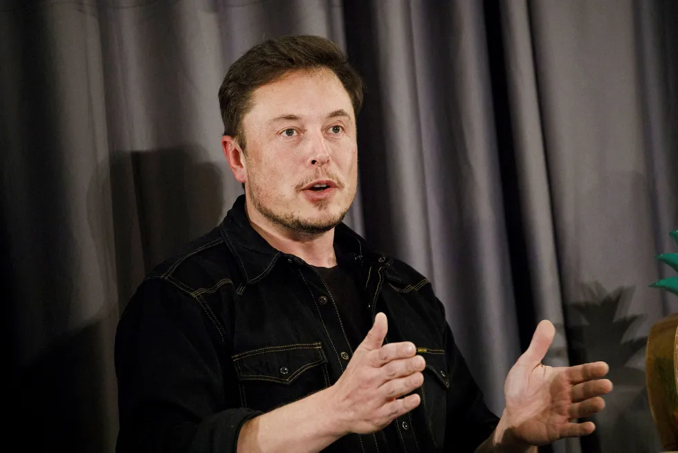 I år vil Tesla bli selvkjørende, ifølge selskapets toppsjef Elon Musk.