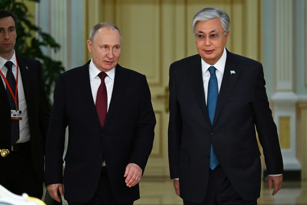 Gas transit: Russian President Vladimir Putin (left) and Kazakh President Kassym-Jomart Tokayev in Astana, Kazakhstan, in November 2023.