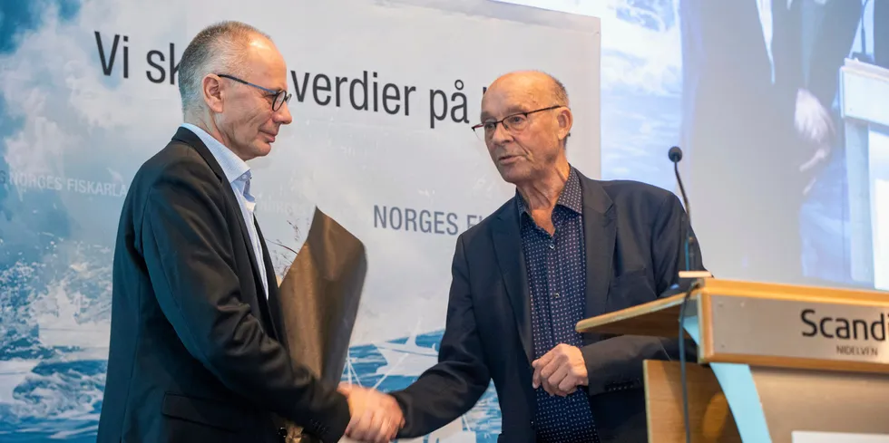 Æresmedlem i Norges Fiskarlag, Reidar Nilsen (t.h.), var fast gjest under Fiskarlagets årsmøter. Bildet er fra møtet i fjor høst.