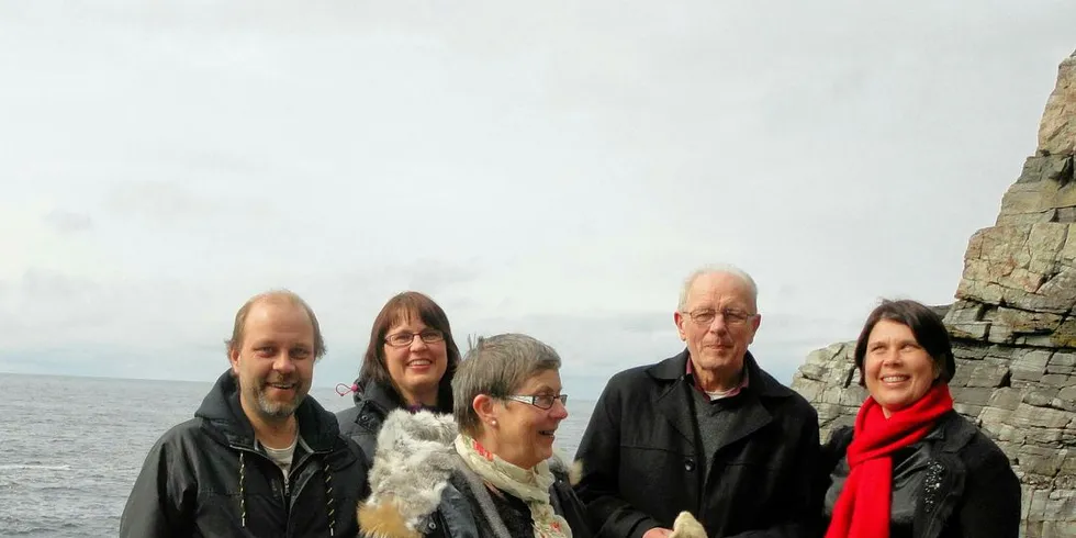 I dag jobber to generasjoner Hjønnevåg i bedriften, broren Rune, søsteren Inger, mor Kari, far Harald og Marit Hjønnevåg. Foto: Privat