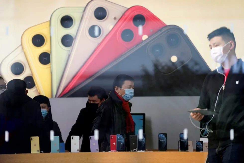 Apple kan tape markedsandeler og omsetning fra det kinesiske markedet hvis president Donald Trump gjør alvor av truslene om at to av Kinas mest populære apper må fjernes fra smarttelefoner.