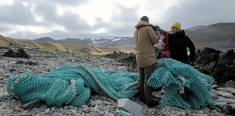 ENORME MENGDER: Ifølge WWF havner det hvert år 8 millioner tonn plast i året. Årets TV-aksjon er viet plastproblematikken.