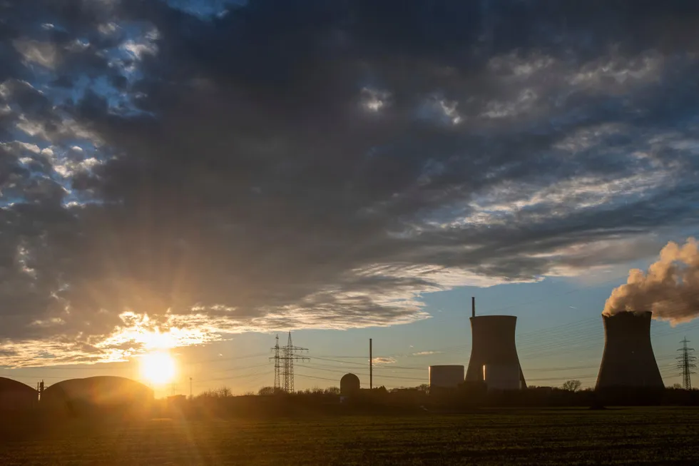 Tyskland legger ned atomkraftverk, men EU åpner for flere.