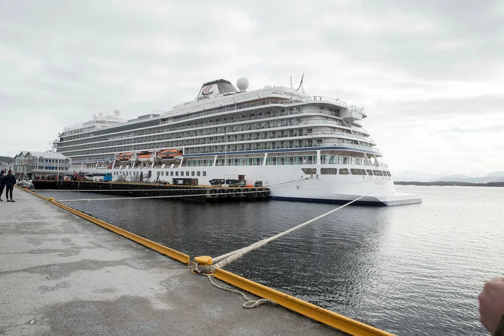 Cruiseskipet Viking Sky i Molde havn, kort tid etter nesten-havariet.