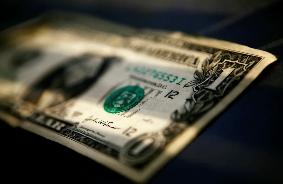 Amerikanske dollar er markert styrket mot en rekke valutaer denne uken. Foto: MARK BLINCH / REUTERS / NTB Scanpix