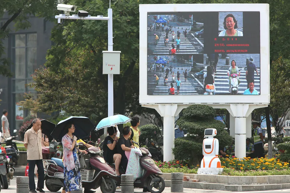 Kina har rullet ut et av verdens mest avanserte kameraovervåkningssystem med innebygd ansiktsgjenkjenning.