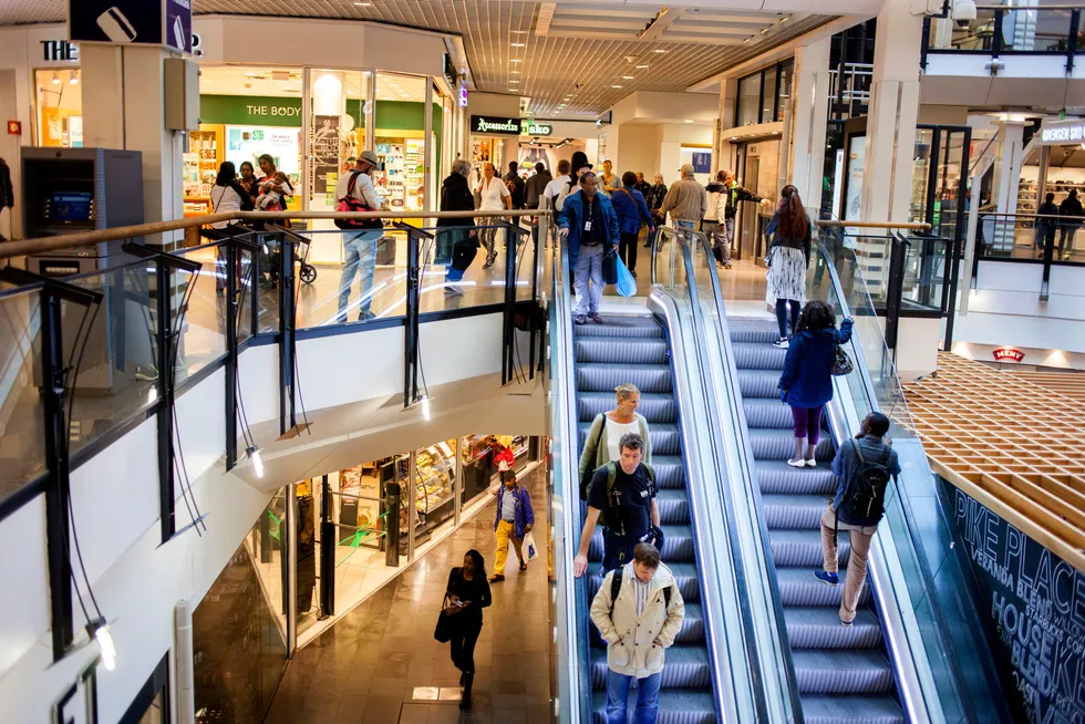 Forbrukertilliten stiger for første gang siden april. Illustrasjonsfoto Oslo city.
