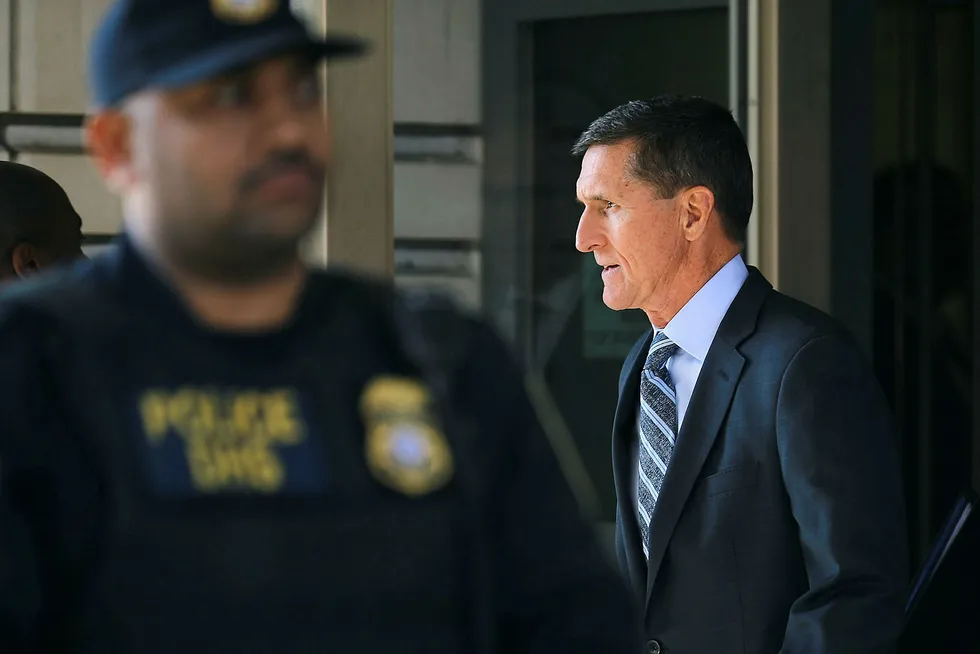 Michael Flynn på vei ut fra høringen i en føderal rettsbygning i Washington D.C. fredag. Foto: Chip Somodevilla/Getty Images/AFP