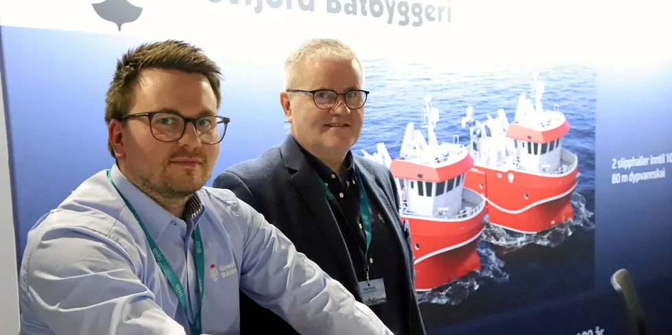 Marius Sjøvoll (t.v.) og Vidar Sjøvoll, henholdsvis driftsleder og daglig leder ved Grovfjord Båtbyggeri.
