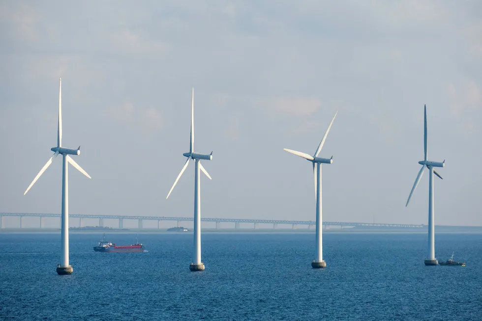 Miljøorganisasjonen Zero spådde i fjor at fem prosent av Oljefondet skulle investeres i sol- og vindparker. Her fra Middelgrundens Vindmøllepark som ligger i Øresund, rett utenfor København.