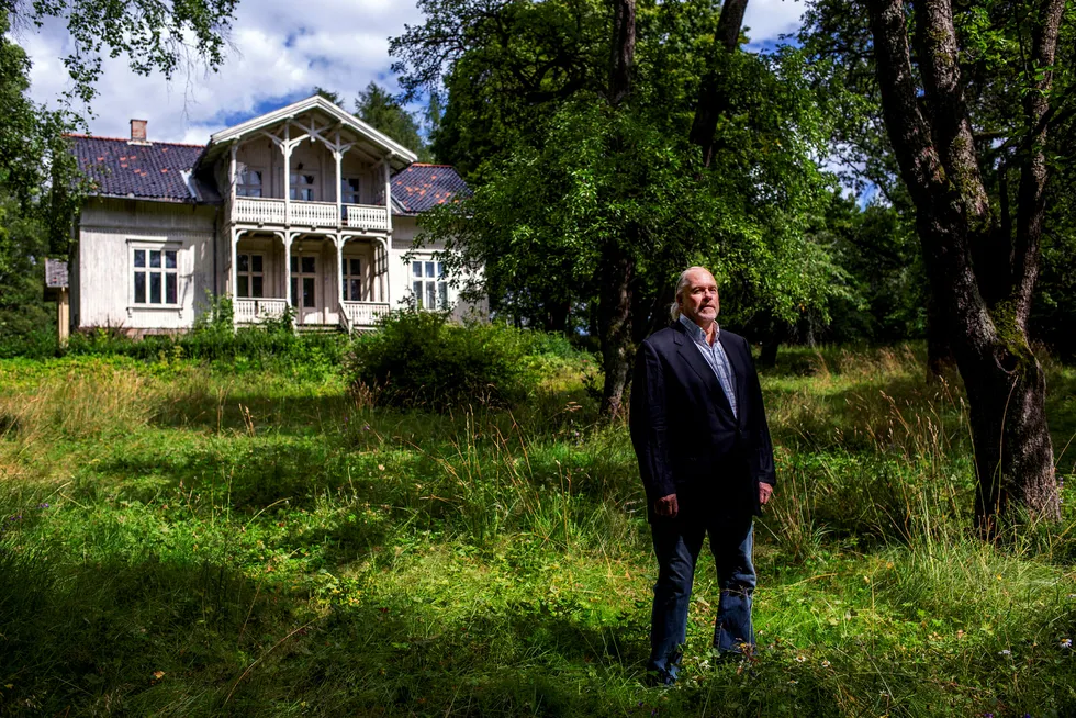 Eivind Godal-Hadeln (65) er i siste generasjon eiere av «Villa Fjellet». De siste årene har huset stått tomt, men før det har det nedslitte huset rommet forskjellige studentkollektiver.