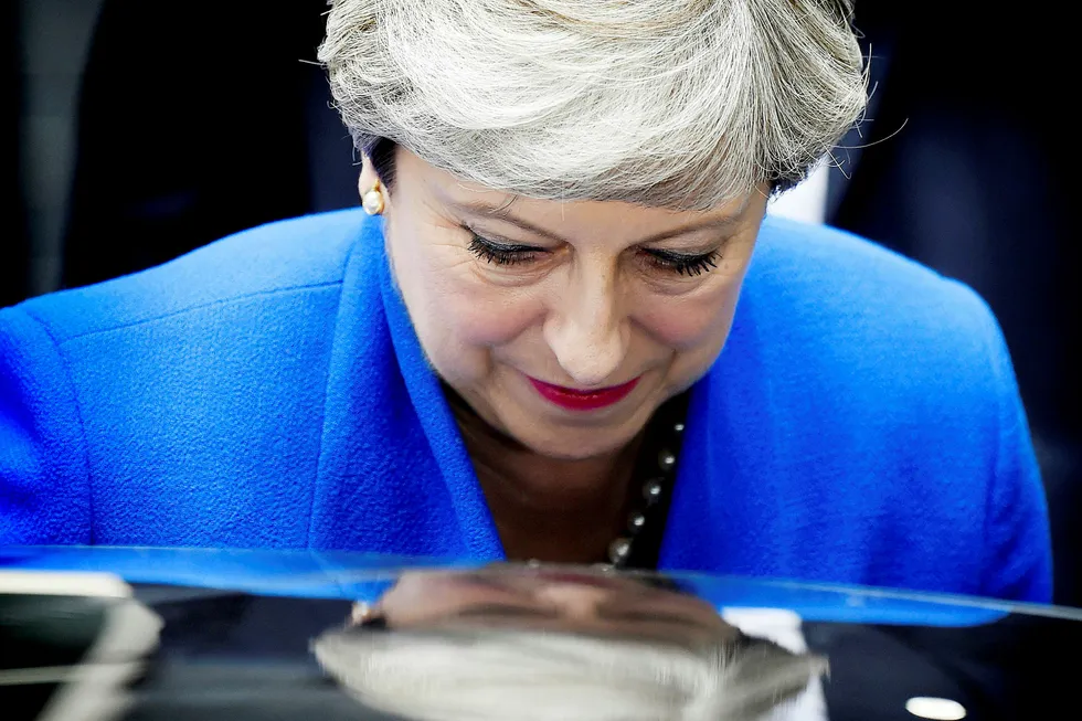 Ingen deal er bedre enn en dårlig deal, har vært mantraet til statsminister Theresa May gjennom brexit-forhandlingene. Foto: Toby Melville/Reuters/NTB Scanpix