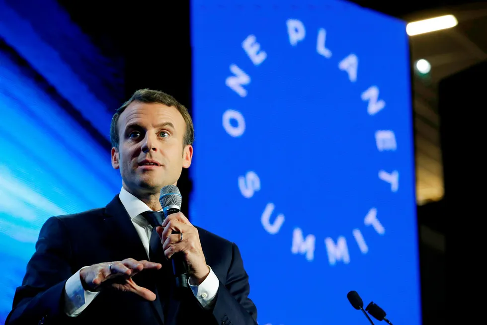 Frankrikes president Emmanuel Macron håper Donald Trump vil endre sin klimapolitikk. Foto: Philippe Wojazer/AFP/NTB Scanpix