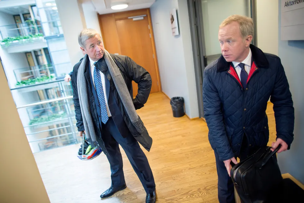 Christen Sveaas gikk torsdag til frontalangrep på Kjell Inge Røkkes Aker. Kistefos-sjef Bengt A. Rem (til høyre) mener forfordelingen er så stor mellom aksjonærene at det ikke gir mening.