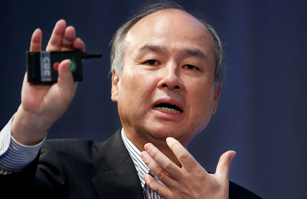 Masayoshi Son er blitt Japans rikeste mann fra investeringer i internett- og teknologiselskaper. Han er skeptisk til rollen superintelligente roboter vil få. Foto: Shizuo Kambayashi/AP/NTB Scanpix