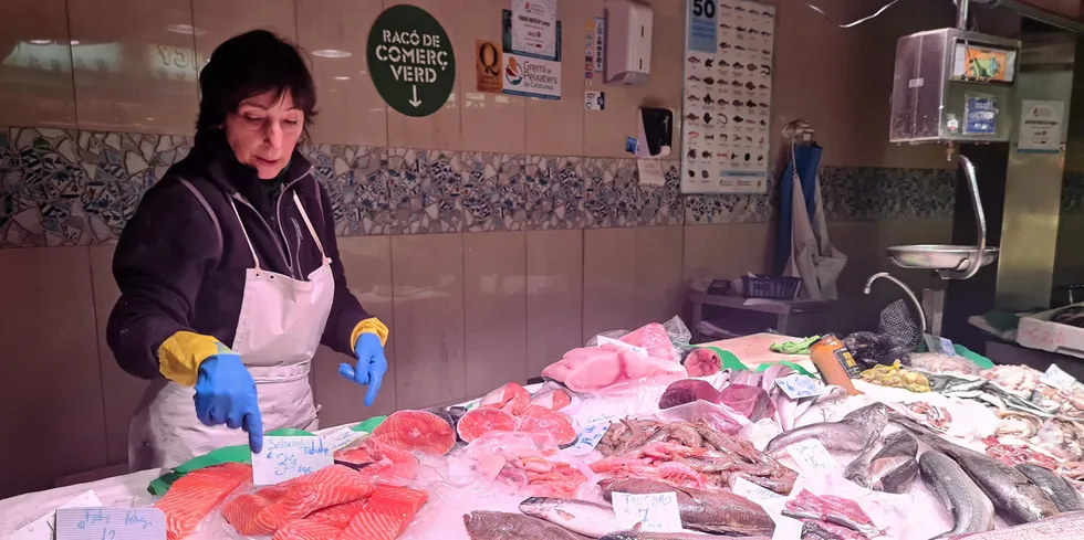 Carmen Fandos driver fiskebutikken Ma Carmen i Barcelona sentrum.