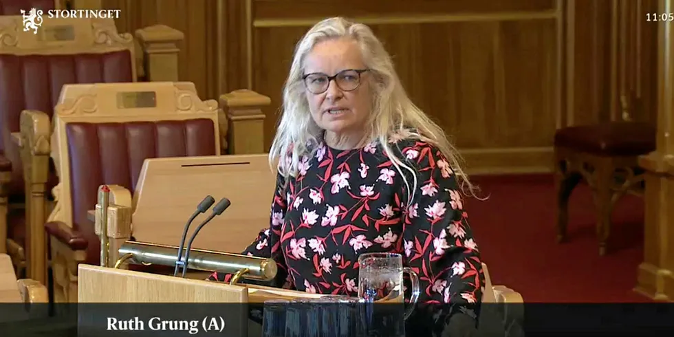 Arbeiderpartiets havbrukspolitiske talsperson Ruth Grung tok opp algekrisen i spørretimen sist uke.