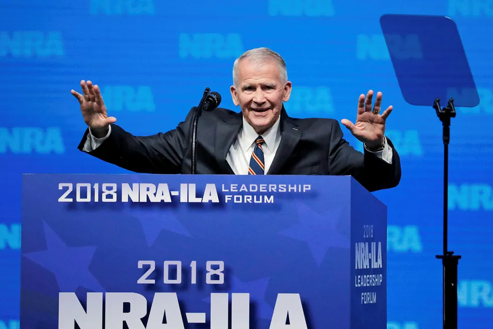 Oliver North på NRA-kongressen i Dallas sist uke. Han blir nå sjef for den mektige organisasjonen med rundt fem millioner medlemmer. Foto: Lucas Jackson/Reuters/NTB Scanpix