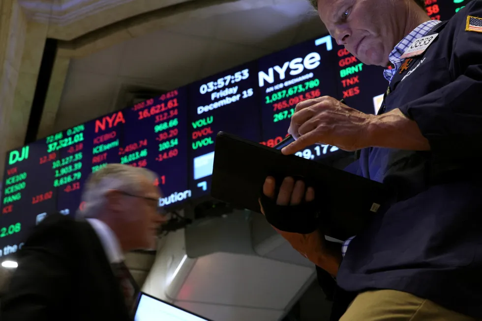 Meglere i aktivitet på New York Stock Exchange (NYSE) rett før jul.