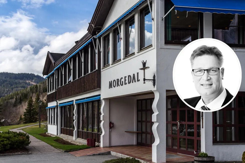 Morgedal hotell i Telemark ble begunstiget med overføring av store beløp fra en rekke andre hoteller som advokat Halstein Sjølie (innfelt) styrte, men klarte likevel ikke å hindre konkurs.