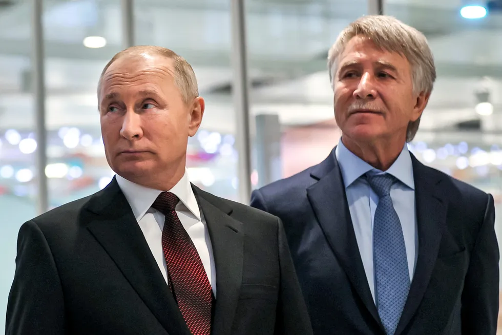 Wish letters: Russian President Vladimir Putin (left) and Novatek executive chairman Leonid Mikhelson (right)