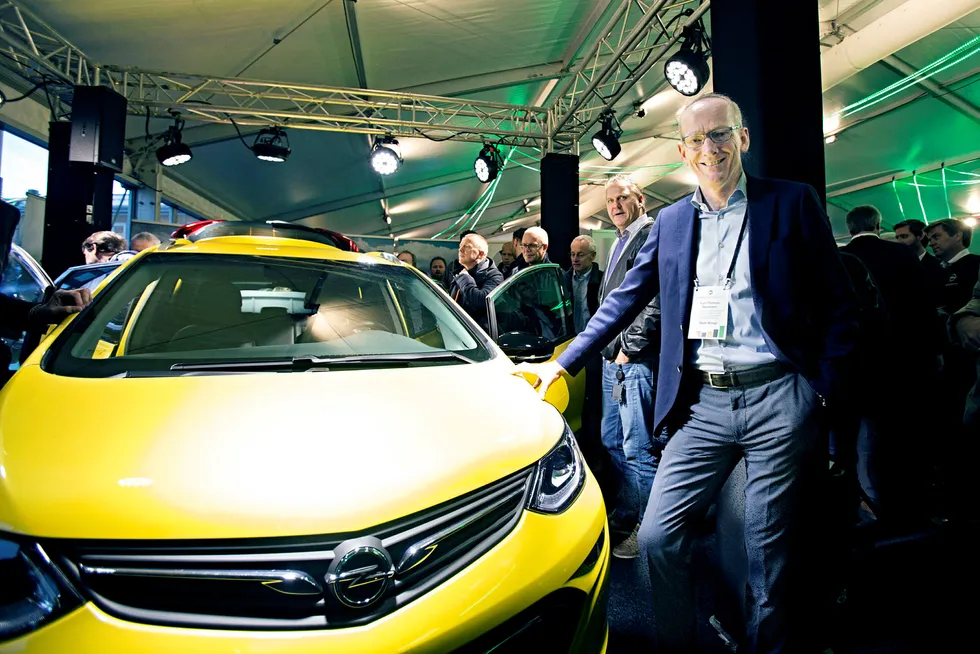 Opel-sjef Karl-Thomas Neumann presenterte Ampera, Opel nye elbil under Zerokonferansen 2016. Foto: Javier Auris