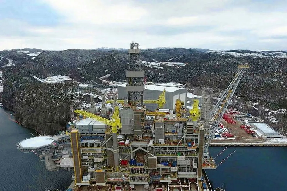 Panuke plus: In 2016-2017, Boabarge 34 was used to transport the Hebron platform topsides from Bull Arm yard in Newfoundland, Canada to its location