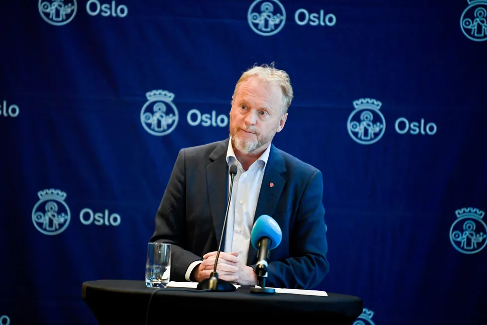 Byrådsleder i Oslo Raymond Johansen (Ap) har gitt ut bok om koronasituasjonen.