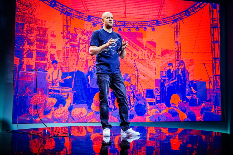 Daniel Ek, gründer og konsernsjef i Spotify, her på scenen i et lagerlokale i Hells Kitchen på Manhattan i 2015. Foto: Johannes Worsøe Berg
