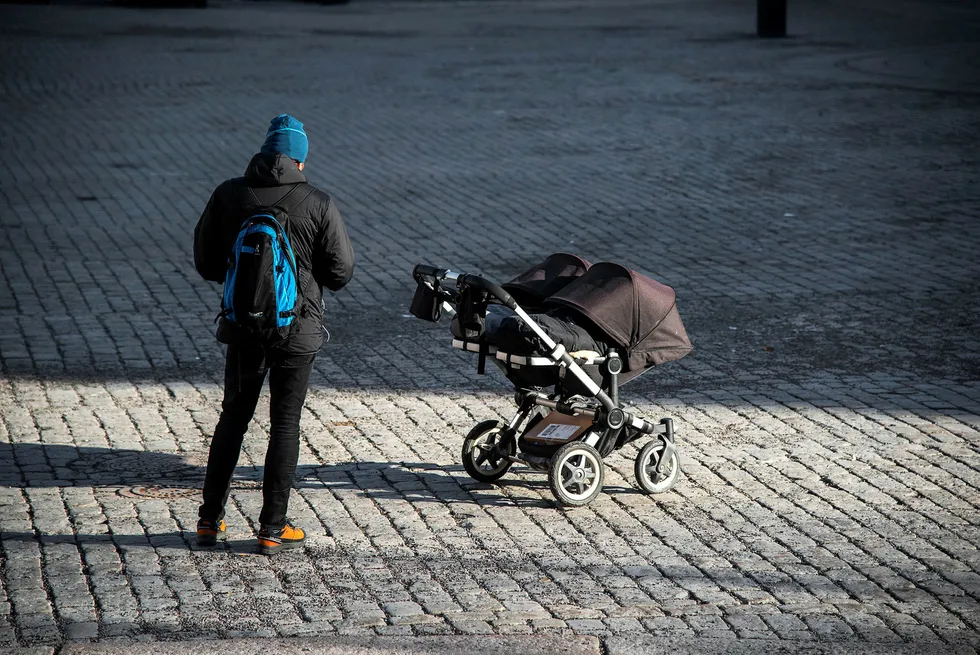 Regjeringen er bekymret. Nordmenn er ikke opptatt av å føde mer enn 1,56 barn.